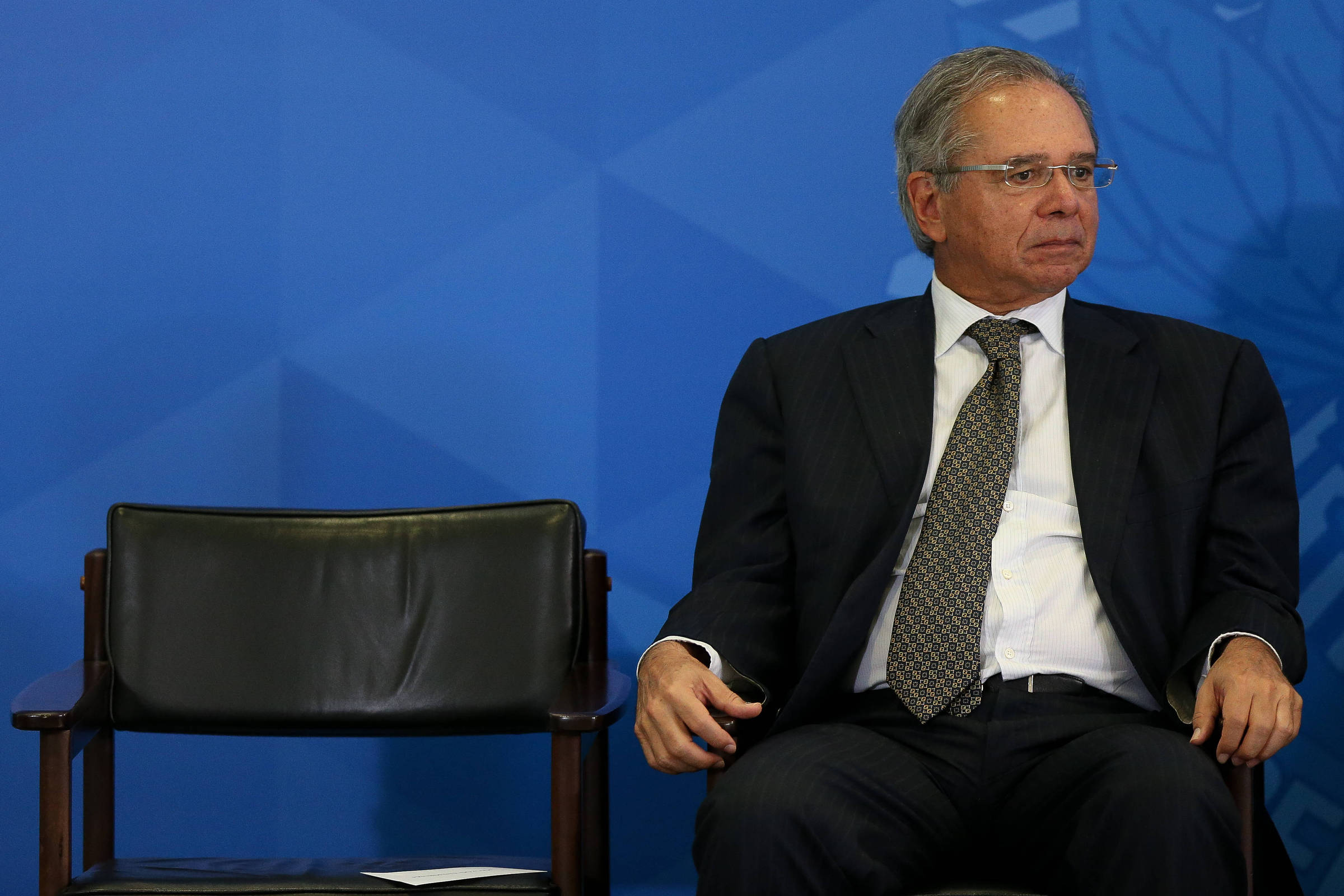 Guedes volta a defender imposto sobre transações financeiras